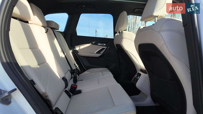 Внедорожник / Кроссовер BMW X1 2023 в Киеве