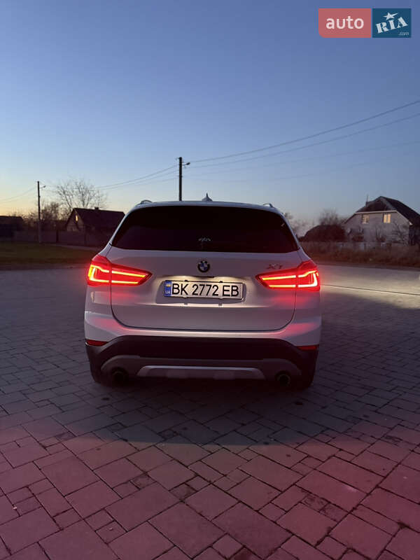 Внедорожник / Кроссовер BMW X1 2017 в Здолбунове