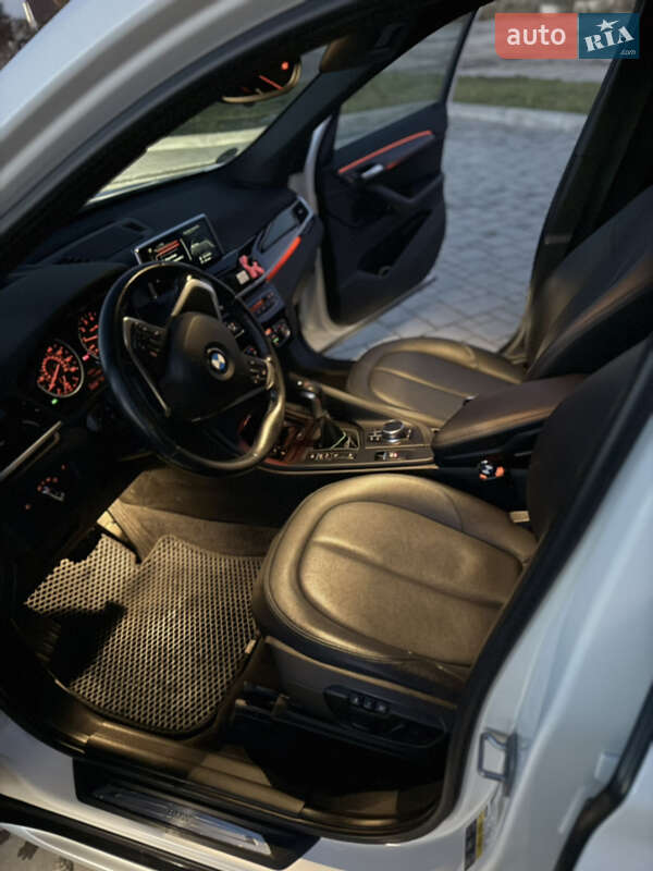 Внедорожник / Кроссовер BMW X1 2017 в Здолбунове