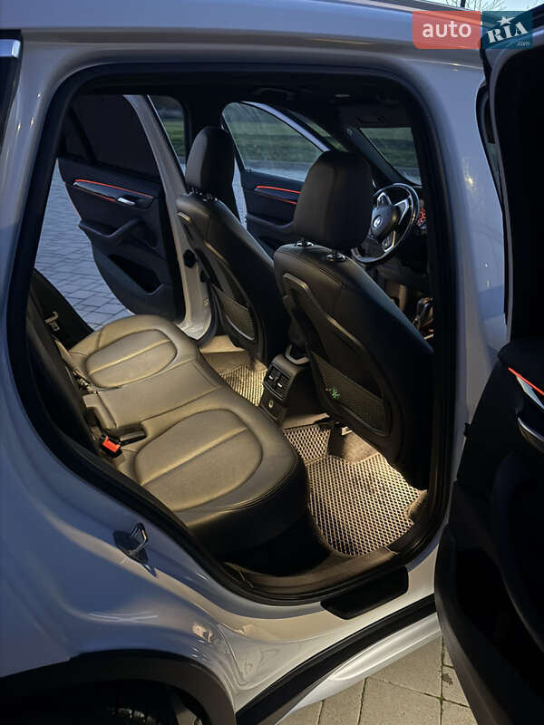 Внедорожник / Кроссовер BMW X1 2017 в Здолбунове