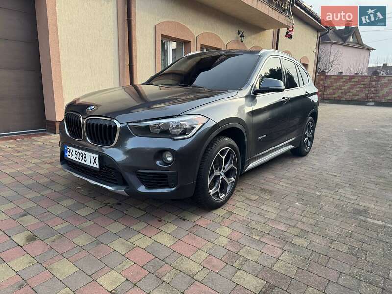 Внедорожник / Кроссовер BMW X1 2018 в Ровно