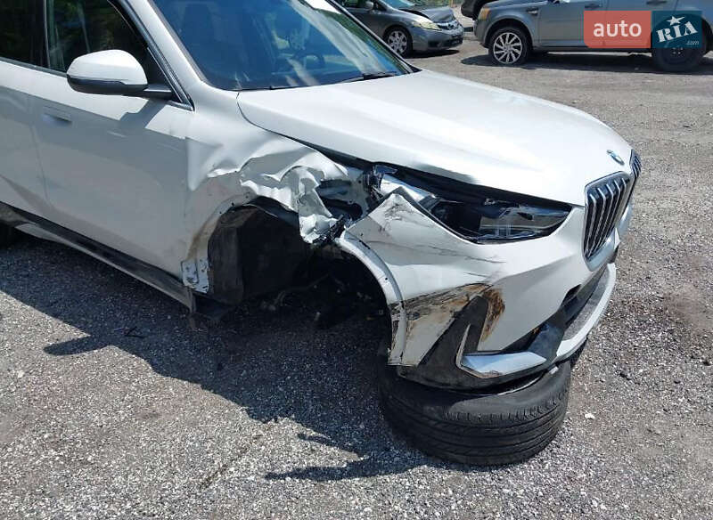 Внедорожник / Кроссовер BMW X1 2024 в Житомире