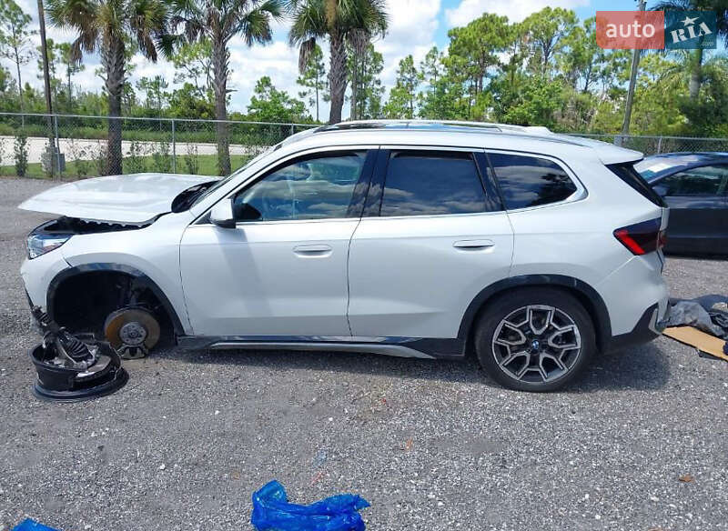 Внедорожник / Кроссовер BMW X1 2024 в Житомире