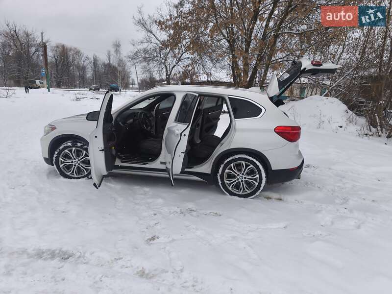Позашляховик / Кросовер BMW X1 2017 в Дніпрі