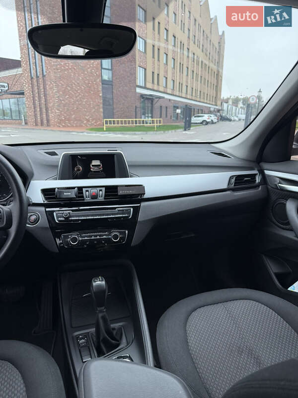 Внедорожник / Кроссовер BMW X1 2017 в Киеве