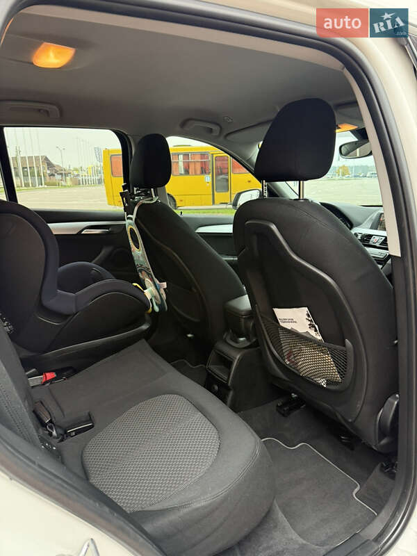 Внедорожник / Кроссовер BMW X1 2017 в Киеве