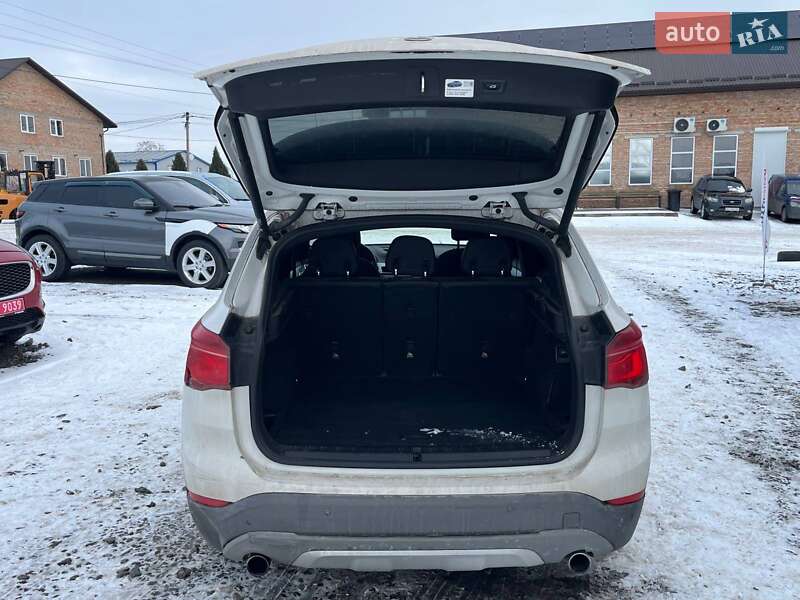 Внедорожник / Кроссовер BMW X1 2016 в Луцке