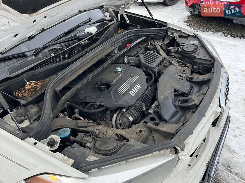 Внедорожник / Кроссовер BMW X1 2016 в Луцке