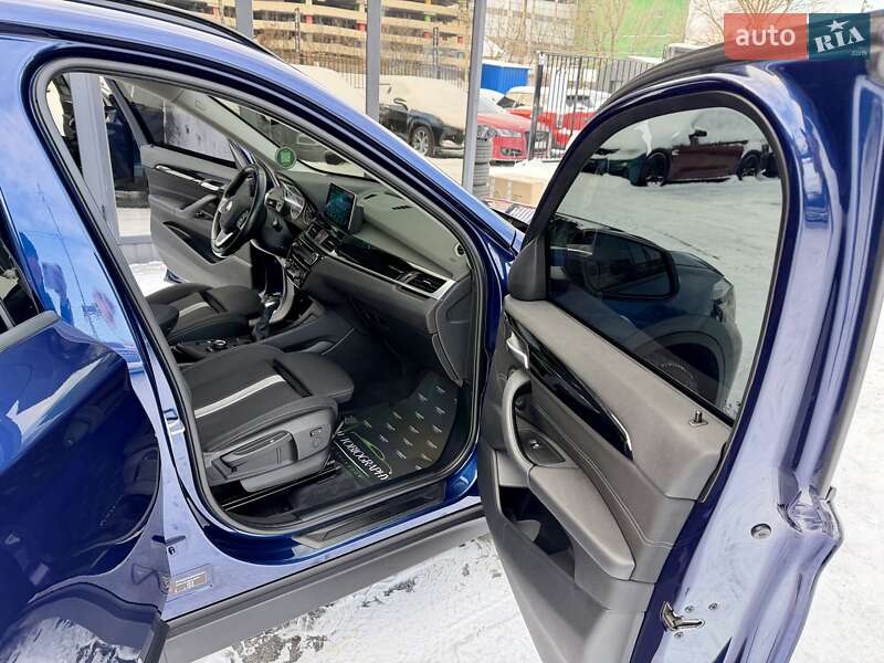 Внедорожник / Кроссовер BMW X1 2017 в Киеве