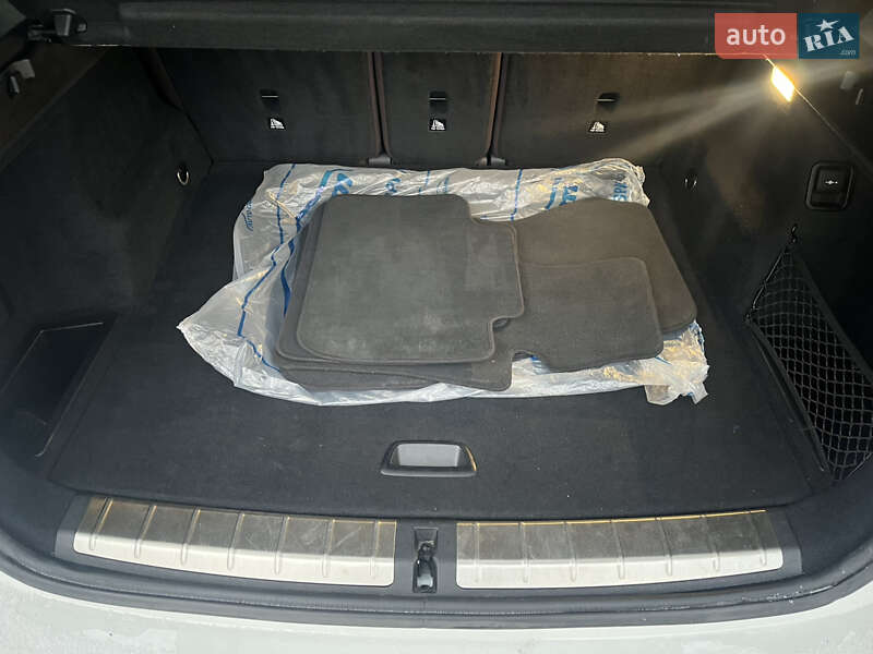 Внедорожник / Кроссовер BMW X1 2016 в Львове