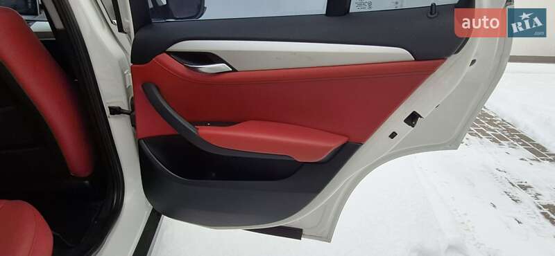 Внедорожник / Кроссовер BMW X1 2010 в Харькове