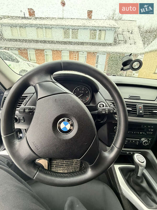 Внедорожник / Кроссовер BMW X1 2011 в Звенигородке