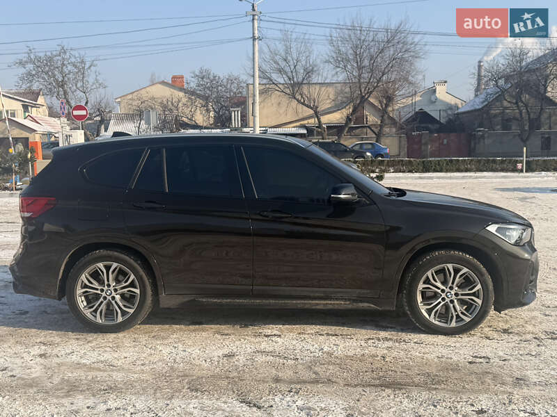 Внедорожник / Кроссовер BMW X1 2017 в Одессе