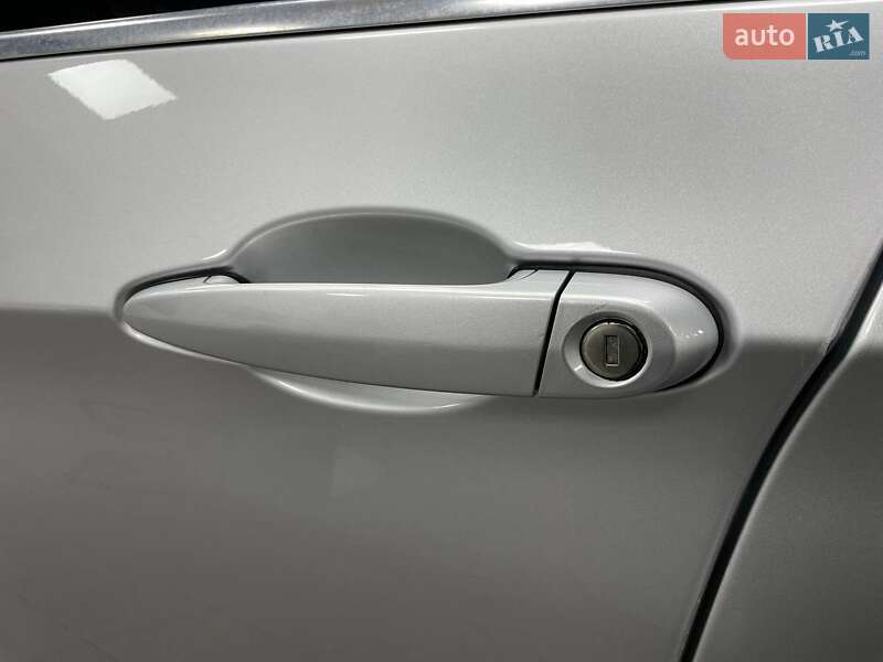 Внедорожник / Кроссовер BMW X1 2011 в Киеве