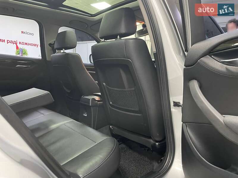 Внедорожник / Кроссовер BMW X1 2011 в Киеве