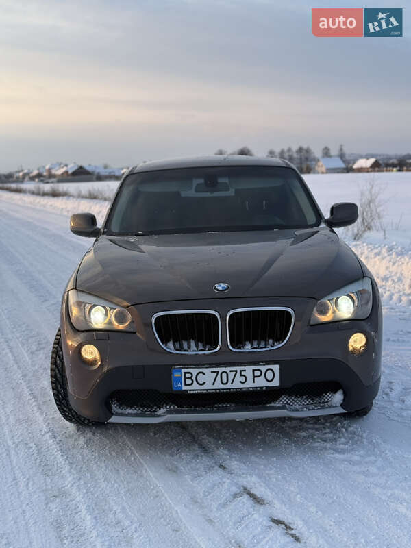 Внедорожник / Кроссовер BMW X1 2011 в Львове