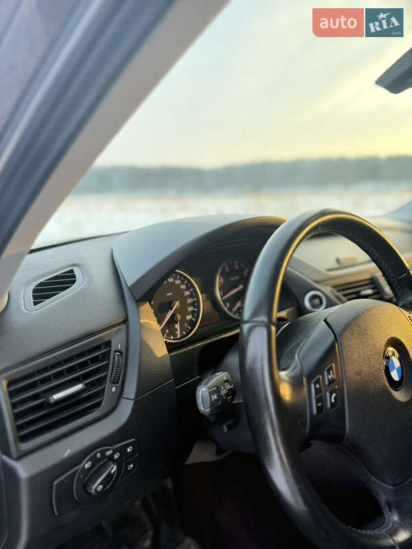 Внедорожник / Кроссовер BMW X1 2011 в Львове