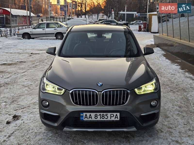 Внедорожник / Кроссовер BMW X1 2016 в Киеве