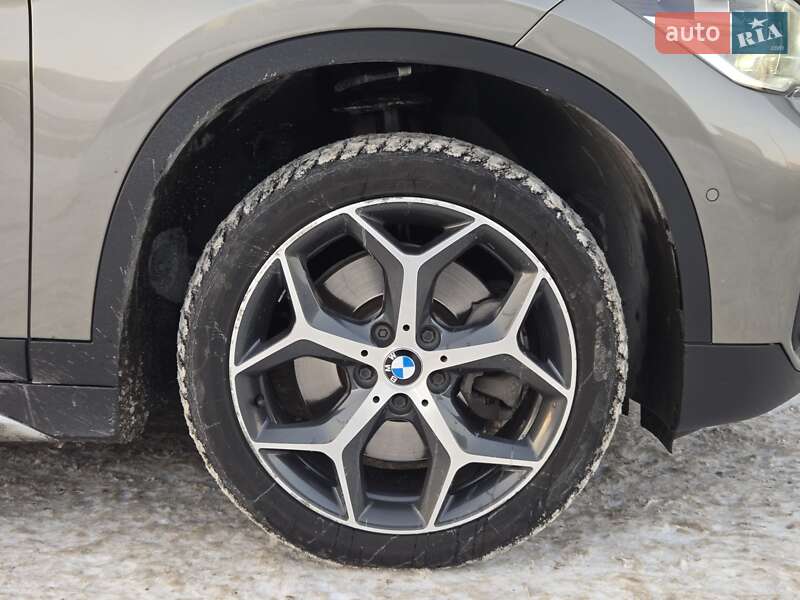 Внедорожник / Кроссовер BMW X1 2016 в Киеве