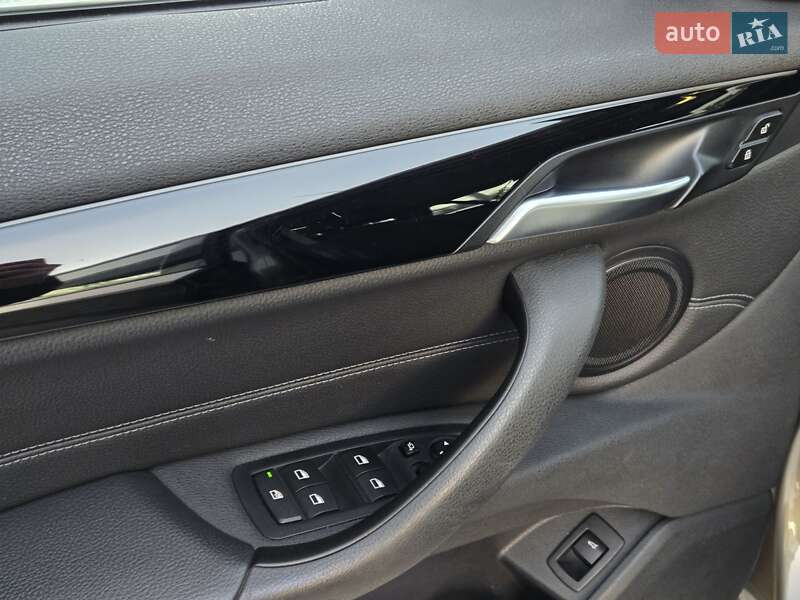 Внедорожник / Кроссовер BMW X1 2016 в Киеве