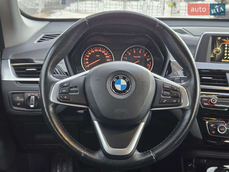 Внедорожник / Кроссовер BMW X1 2016 в Киеве