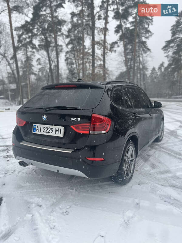 Внедорожник / Кроссовер BMW X1 2013 в Буче