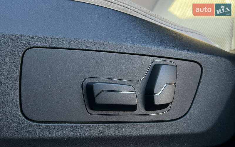 Внедорожник / Кроссовер BMW X1 2024 в Львове