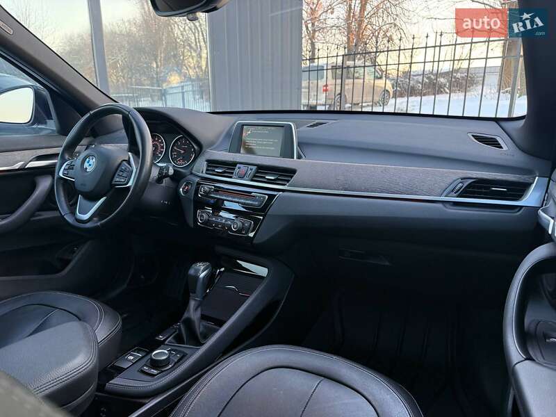 Внедорожник / Кроссовер BMW X1 2016 в Хмельницком