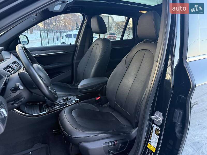 Внедорожник / Кроссовер BMW X1 2016 в Хмельницком