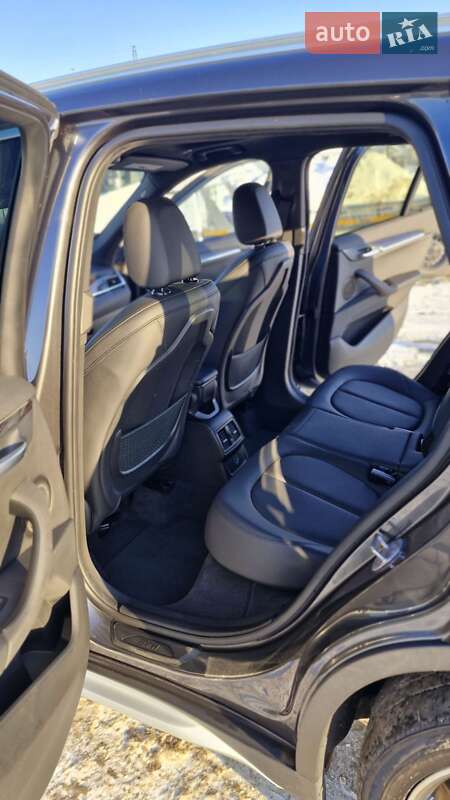 Внедорожник / Кроссовер BMW X1 2017 в Луцке