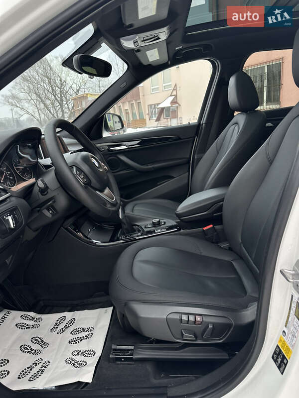 Внедорожник / Кроссовер BMW X1 2016 в Рожнятове