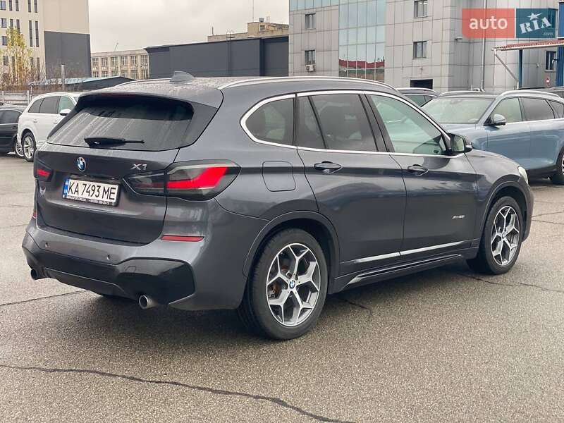 Внедорожник / Кроссовер BMW X1 2016 в Киеве