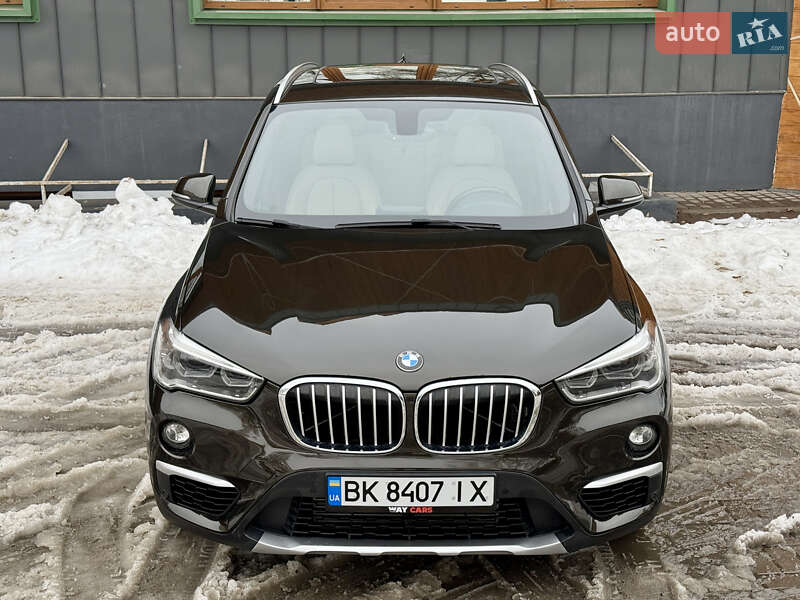 Внедорожник / Кроссовер BMW X1 2015 в Ровно