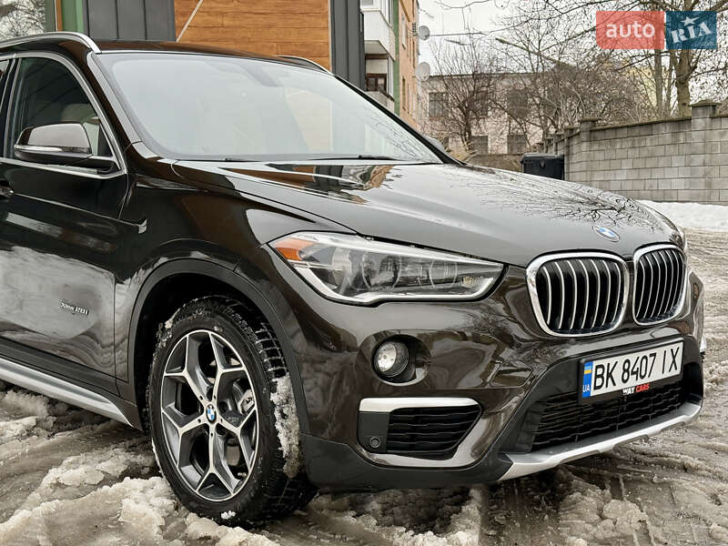 Внедорожник / Кроссовер BMW X1 2015 в Ровно