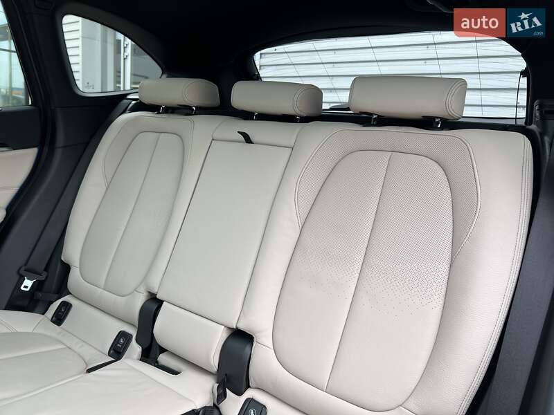 Внедорожник / Кроссовер BMW X1 2020 в Киеве