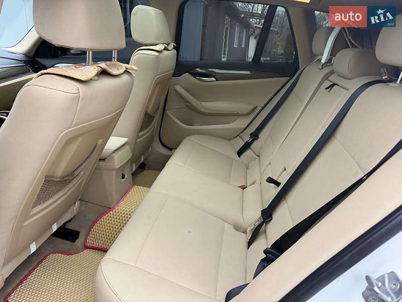 Внедорожник / Кроссовер BMW X1 2015 в Львове