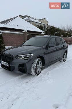 Внедорожник / Кроссовер BMW X1 2022 в Киеве
