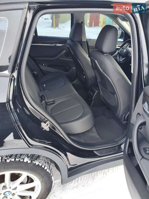 Внедорожник / Кроссовер BMW X1 2015 в Прилуках