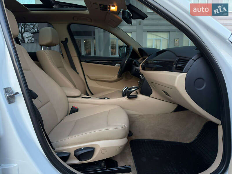 Внедорожник / Кроссовер BMW X1 2011 в Черновцах