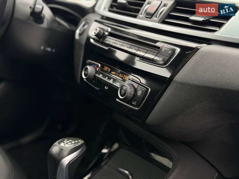 Позашляховик / Кросовер BMW X1 2016 в Львові