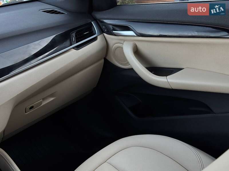 Позашляховик / Кросовер BMW X1 2017 в Рівному