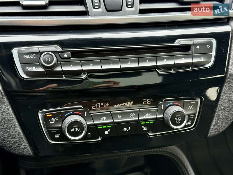 Позашляховик / Кросовер BMW X1 2015 в Харкові