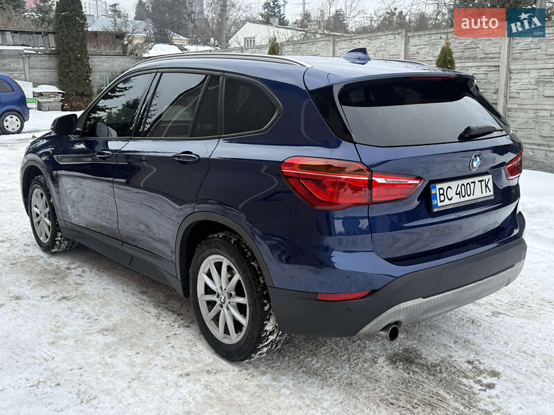 Внедорожник / Кроссовер BMW X1 2015 в Львове