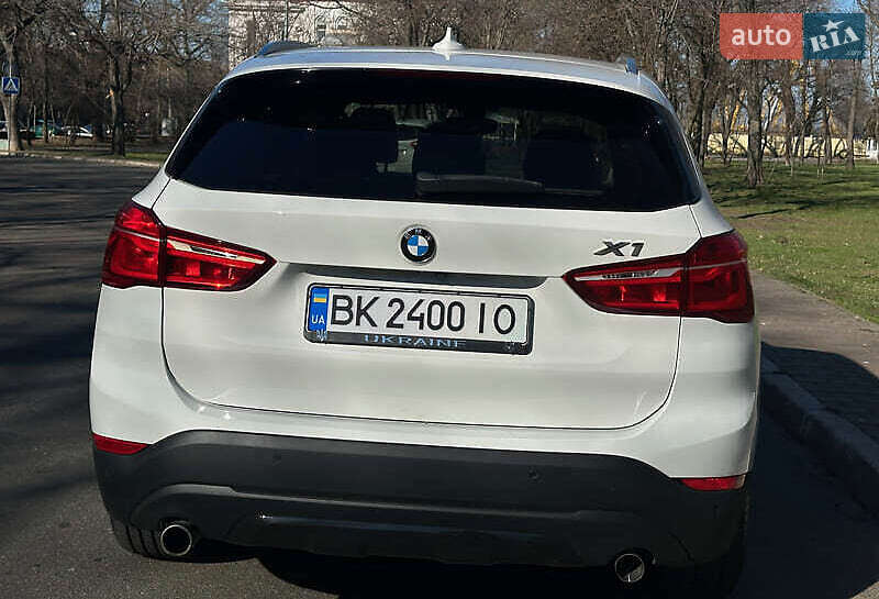 Внедорожник / Кроссовер BMW X1 2016 в Киеве