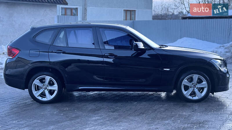 Внедорожник / Кроссовер BMW X1 2011 в Волочиске