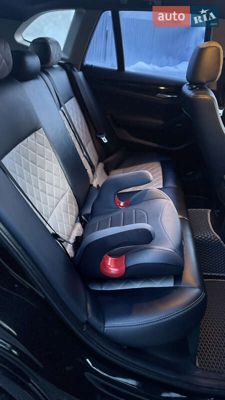 Внедорожник / Кроссовер BMW X1 2011 в Волочиске