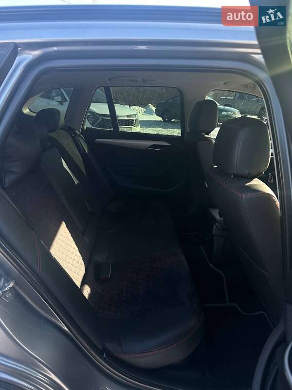 Позашляховик / Кросовер BMW X1 2011 в Києві