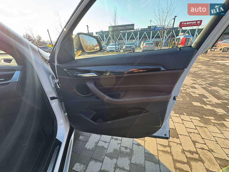 Внедорожник / Кроссовер BMW X1 2016 в Хмельницком