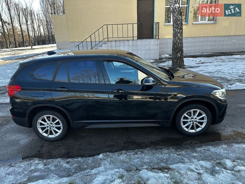 Внедорожник / Кроссовер BMW X1 2017 в Киеве