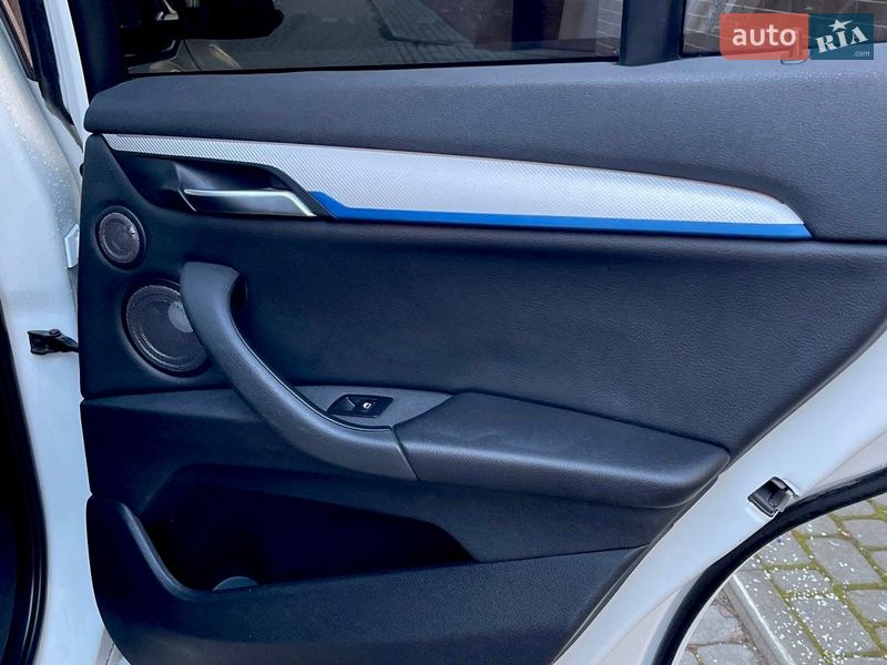 Внедорожник / Кроссовер BMW X1 2016 в Львове